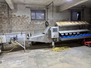 Vente d’une calibreuse d’occasion pour Asperges de marque Besnard en parfaite état 8 sorties Calibrage par oeil optique